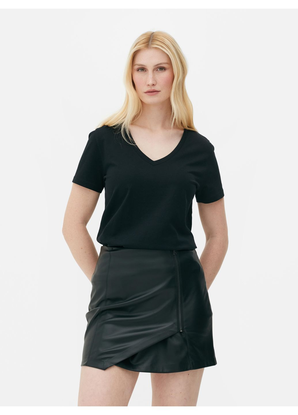 Футболка basic,черный, Primark - (353309578)