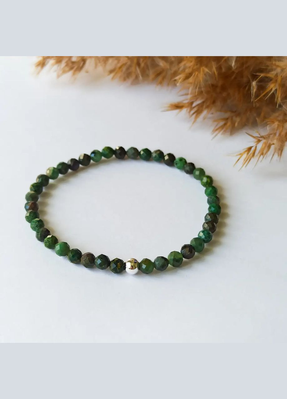 Браслет на гумці Нефрит (гранена кулька) + вставка кольору срібло d-4мм + - обхват 18см No Brand браслет (304426630)