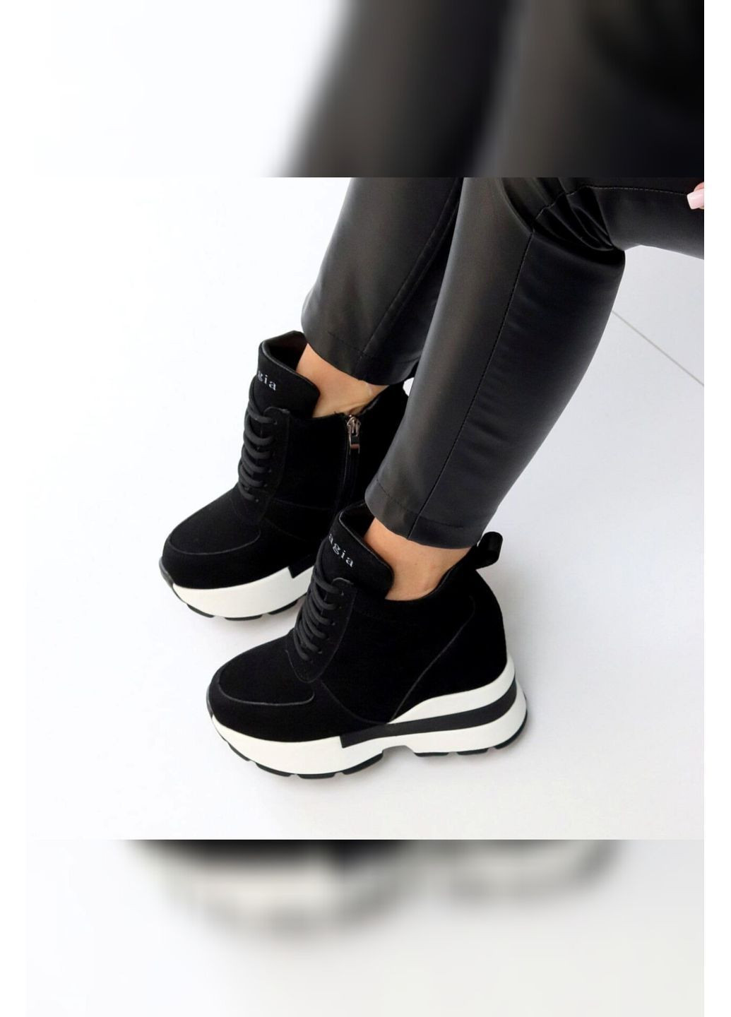 жіночі чорні еко замшеві на танкетці з хутром на блискавці Veagia Снікерси чорні зими (363134289)