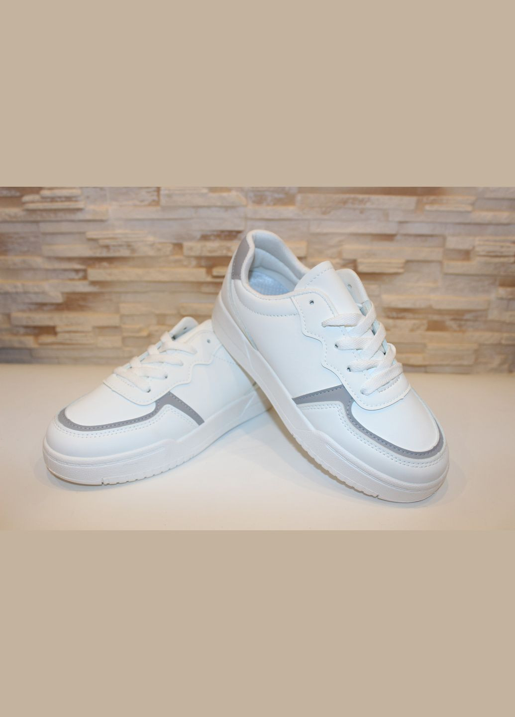 Кроссовки женские белые на шнуровке No Brand Демісезонні белые демисезоны (322784747)