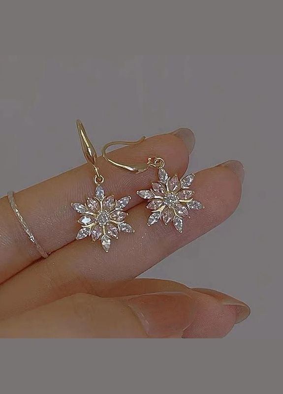Серьги модные золотистые серьги с камнями Роскошные белые Снежинки Liresmina Jewelry (285766223)