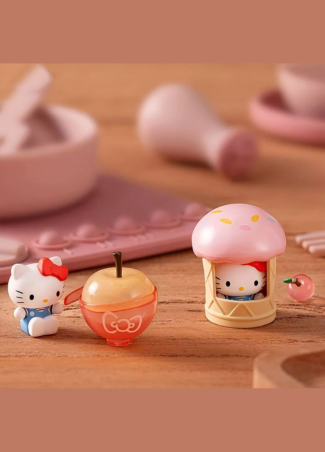 Фігурка-сюрприз Hello Kitty Яблучний воркшоп в асортименті (24WH-007) POP TOP (342715929)