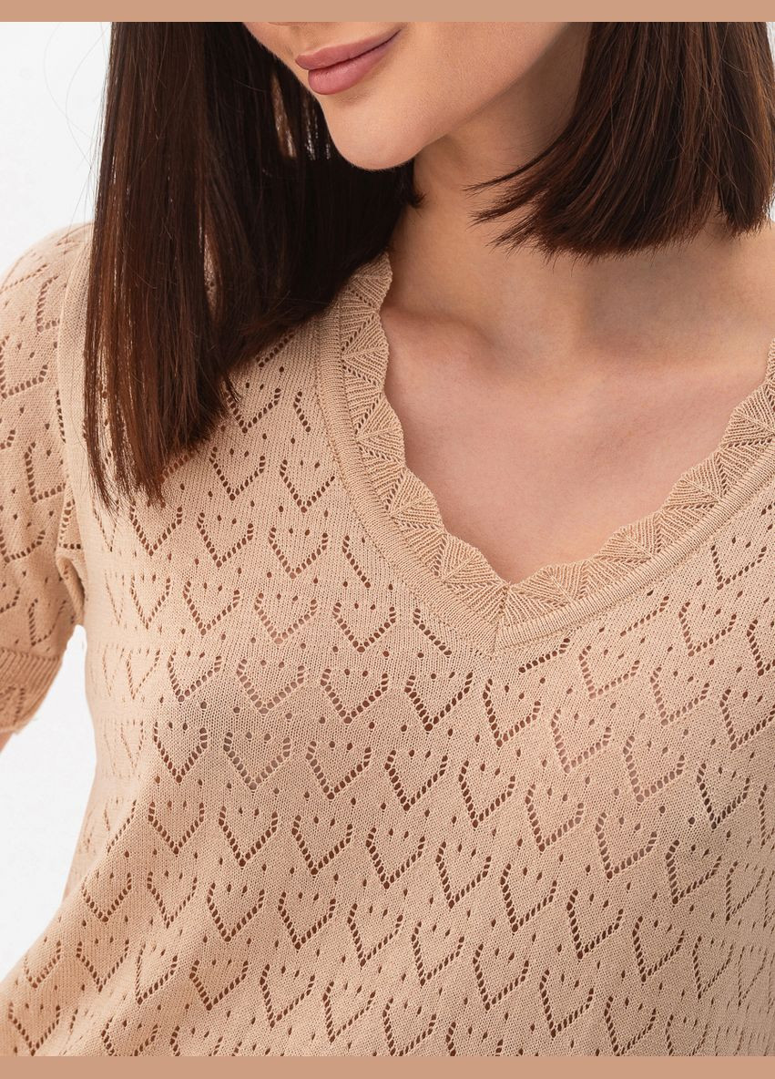 Бежевий літній жіночий ажурний джемпер з фігурним оздобленням SVTR