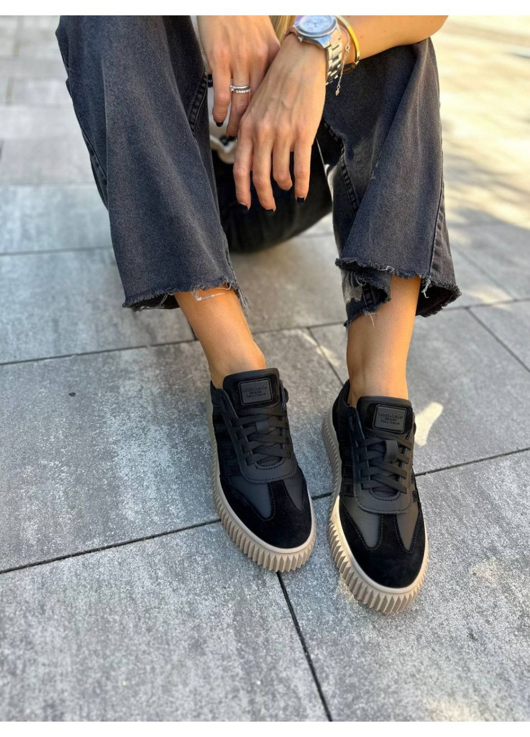 Черные кожаные женские кеды (2801-1) VZUTIK