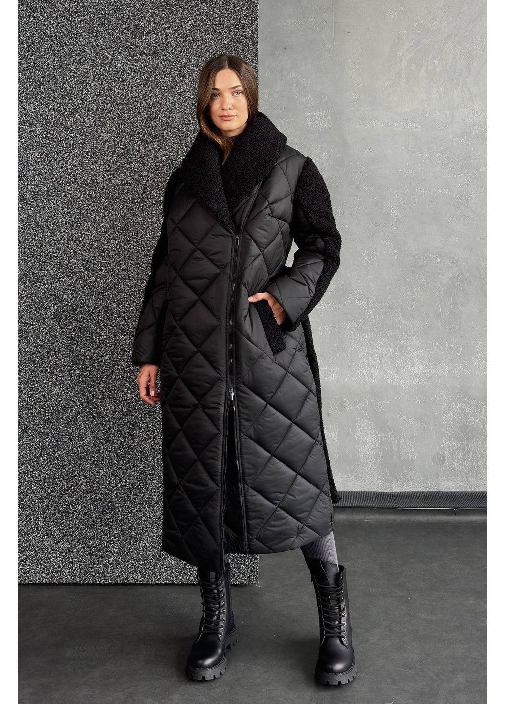 Чорне демісезонне Пальто зі штучним хутром, колір Чорний Nenka
