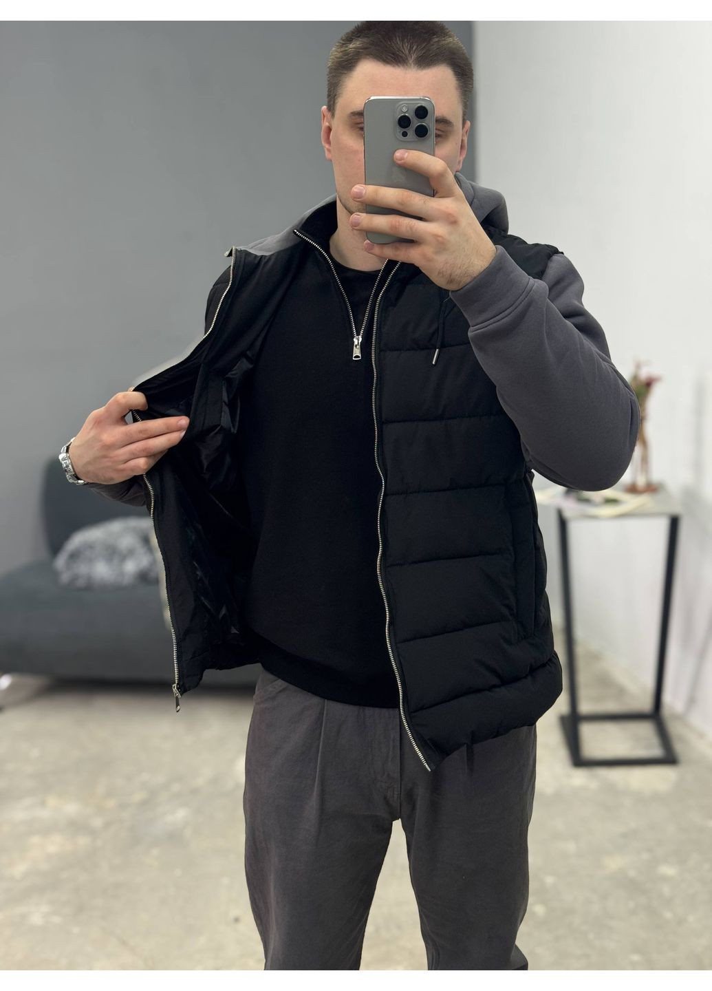 Графітова демісезонна куртка з трикотажними рукавами та капюшоном Україна