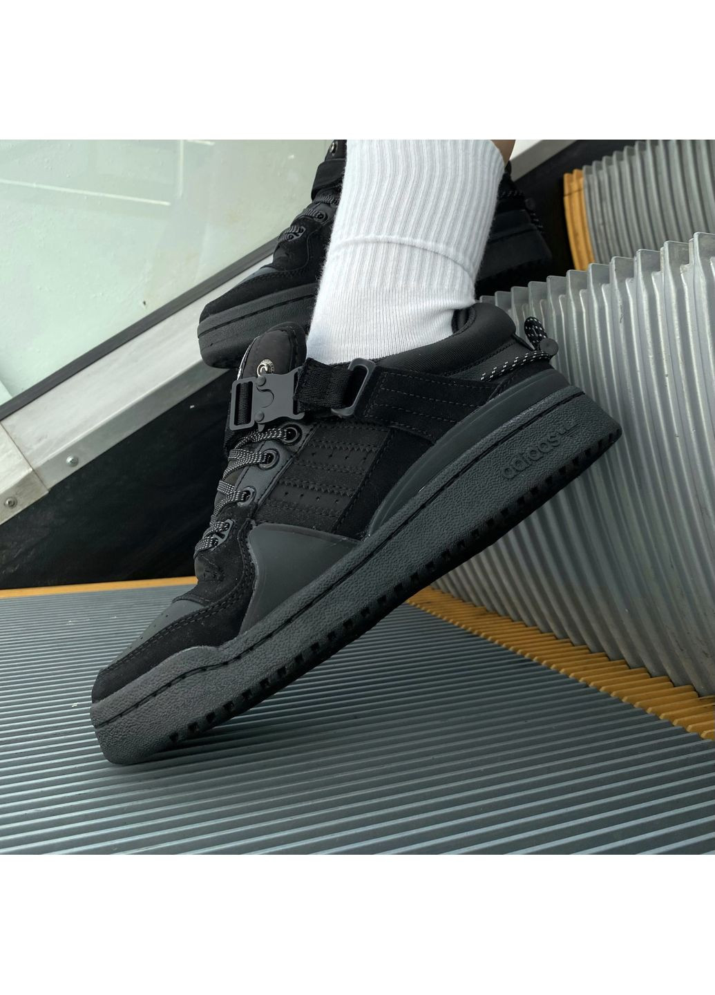 Чорні Осінні кросівки чоловічі та жіночі adidas forum "back to school" x bad bunny | адідас форум бед банні чорні No Brand