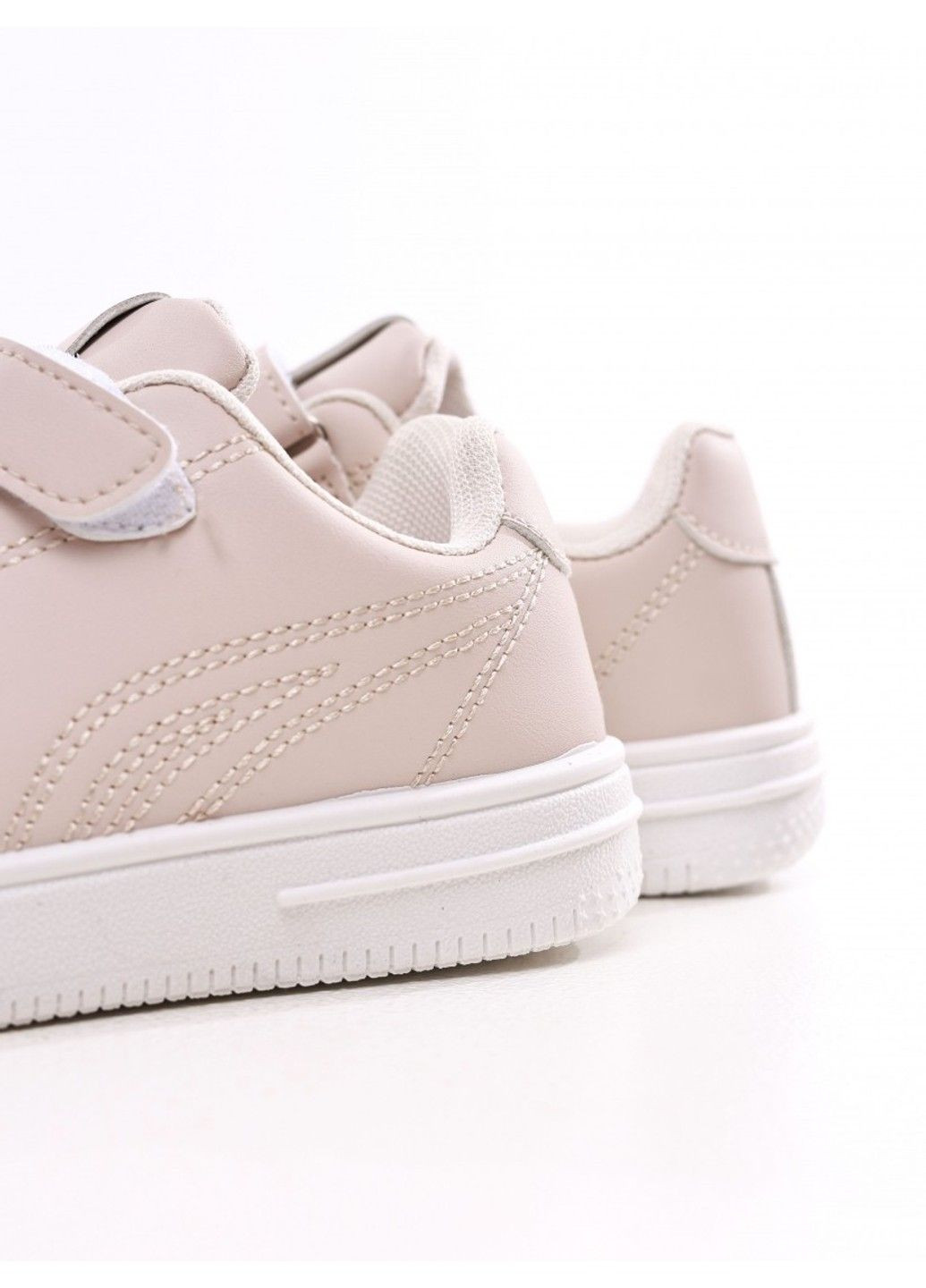 Молочні кросівки для дівчинки STREAM