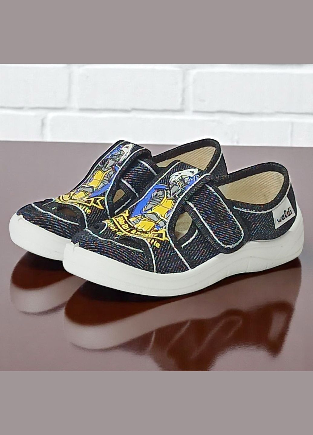 Черные ортопедические закрытые тапочки на липучке сменка в садик для мальчика валди Waldi