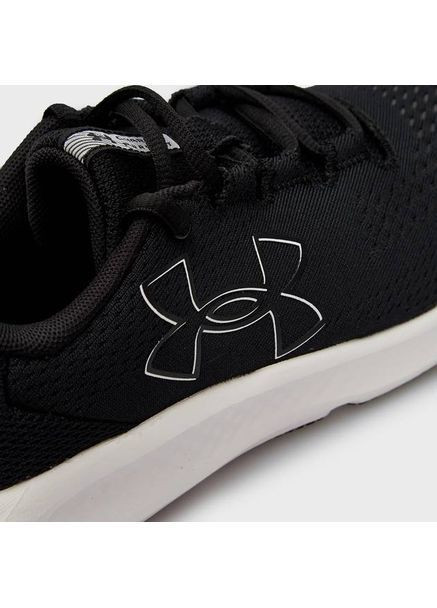 Женские спортивные кроссовки 3026523-001 черного цвета для бега Under Armour Charged Pursuit 3 BL чёрно-белые демисезоны (364988986)