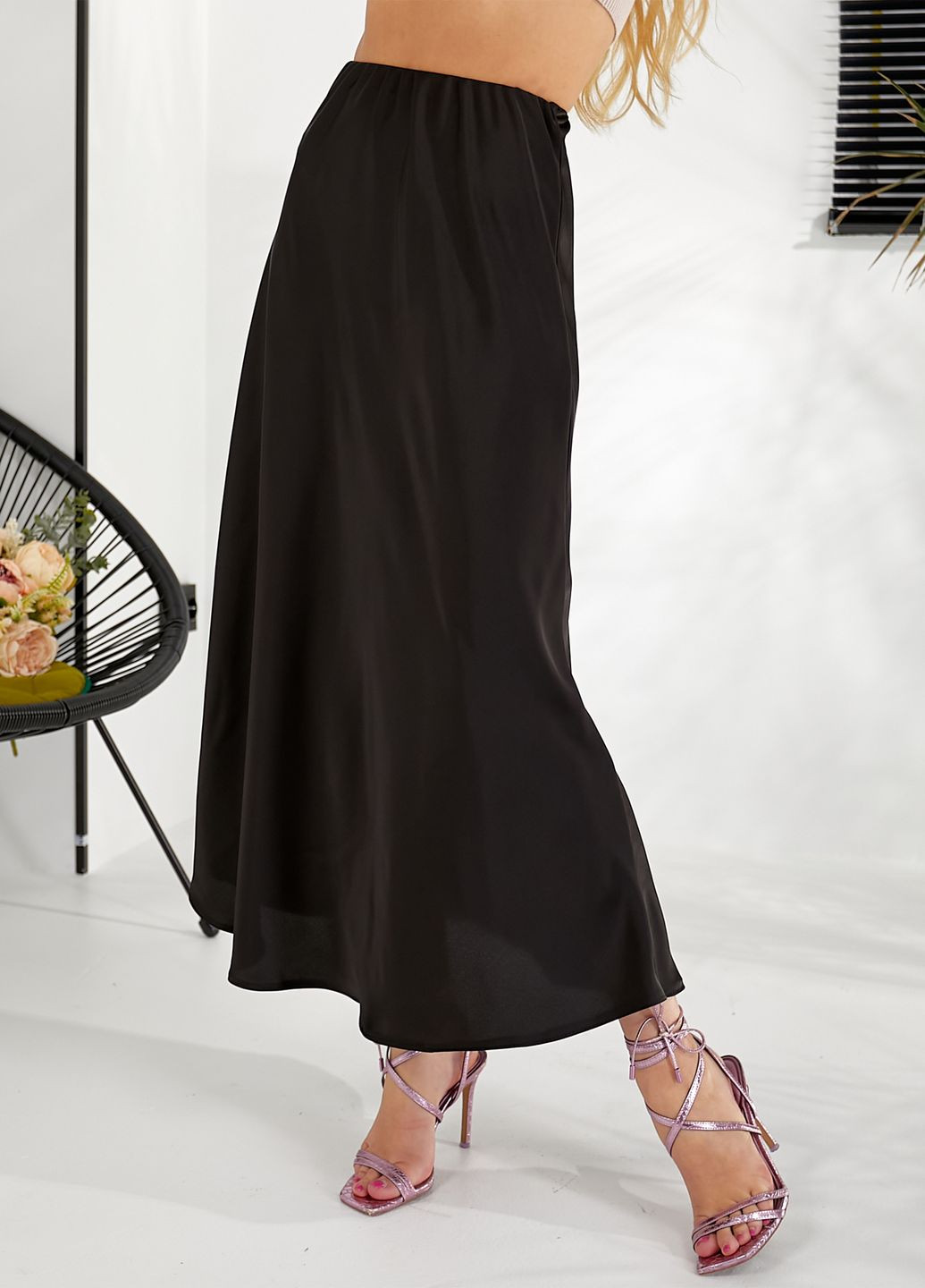 Черная офисная, праздничный, вечерний однотонная шелковая юбка No Brand клешированная, а-силуэта (трапеция)