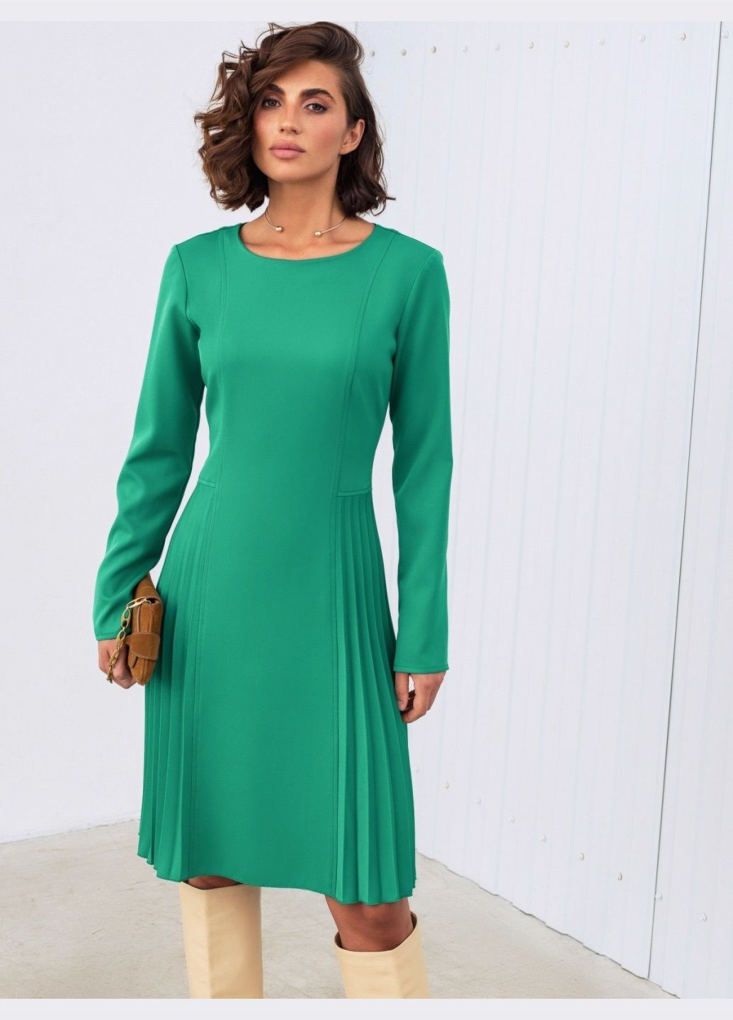 Зелена кежуал сукня зеленого кольору з гофруванням збоку Dressa однотонна