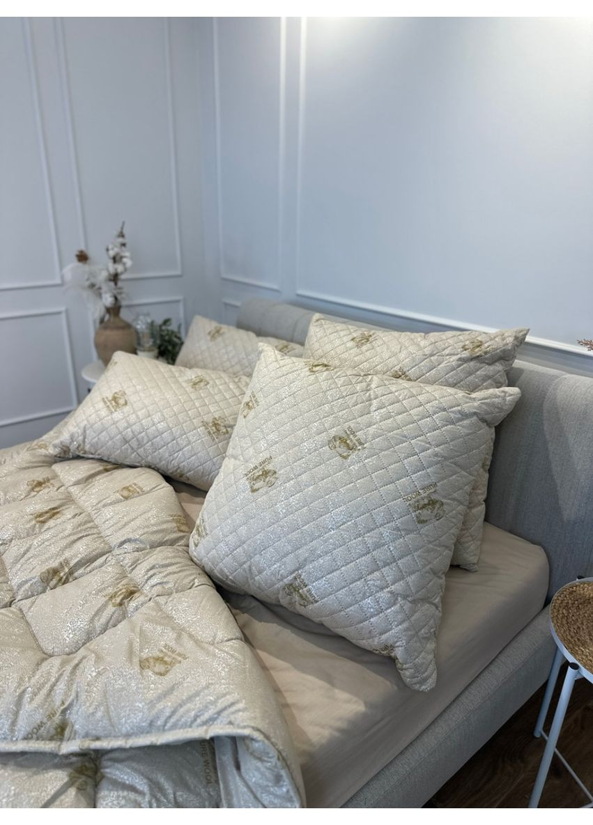 Подушка стьобана з натуральної овчини Pure Wool 21508 70х50 см бежева Leri Max (365680258)