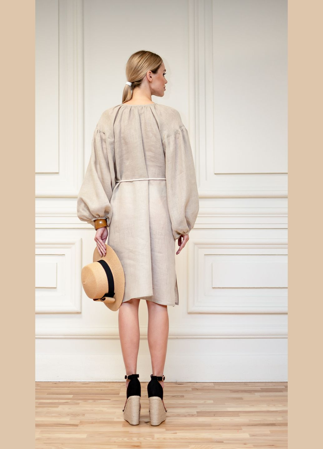 Бежевое льняное платье бамберг Dolcedonna