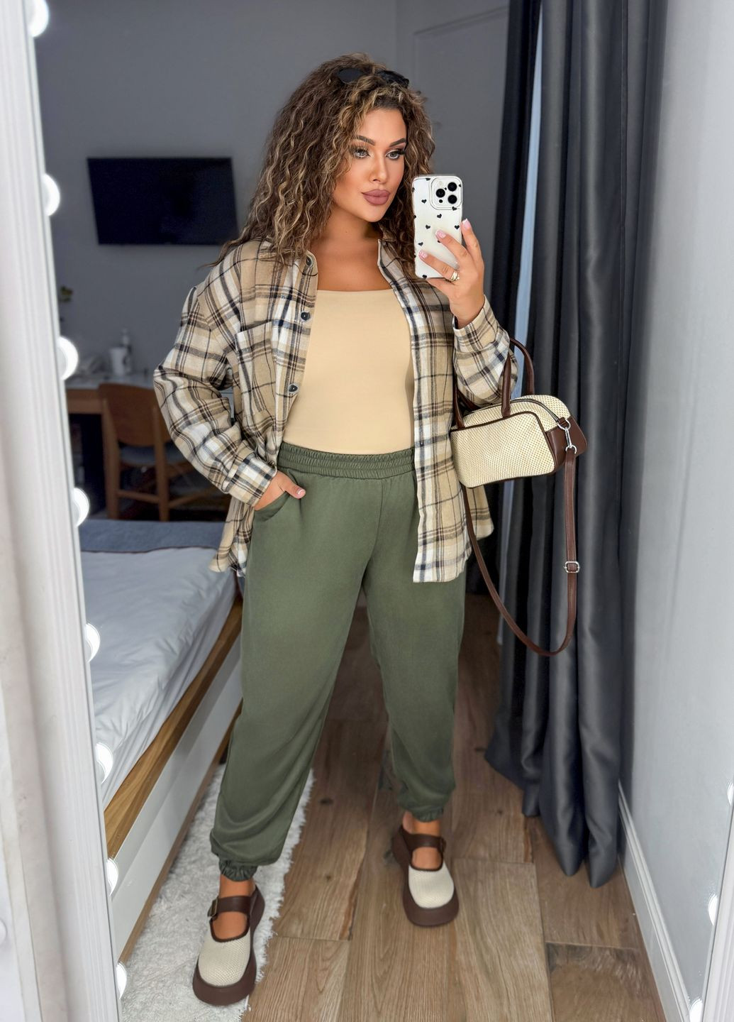 Штаны-джоггеры женские свободного фасона из диагонального вельвета No Brand (349442700)