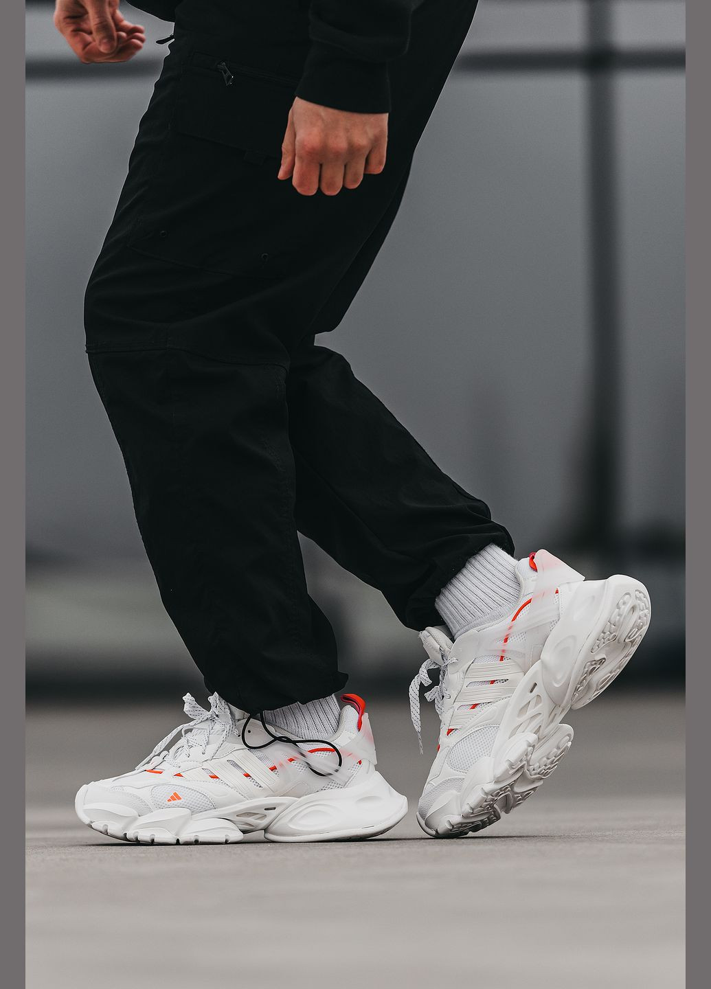 Білі всесезон кросівки чоловічі і жіночі adidas vento xlg white orange | адідас венто білі оранжеві No Brand