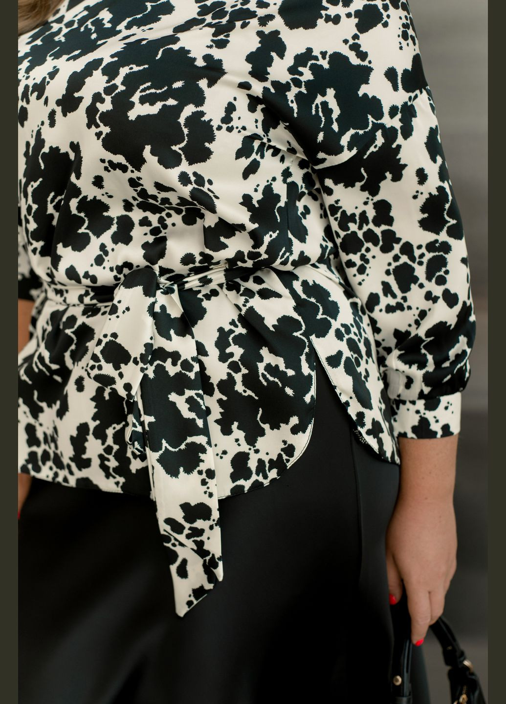 Молочная блузка Minova