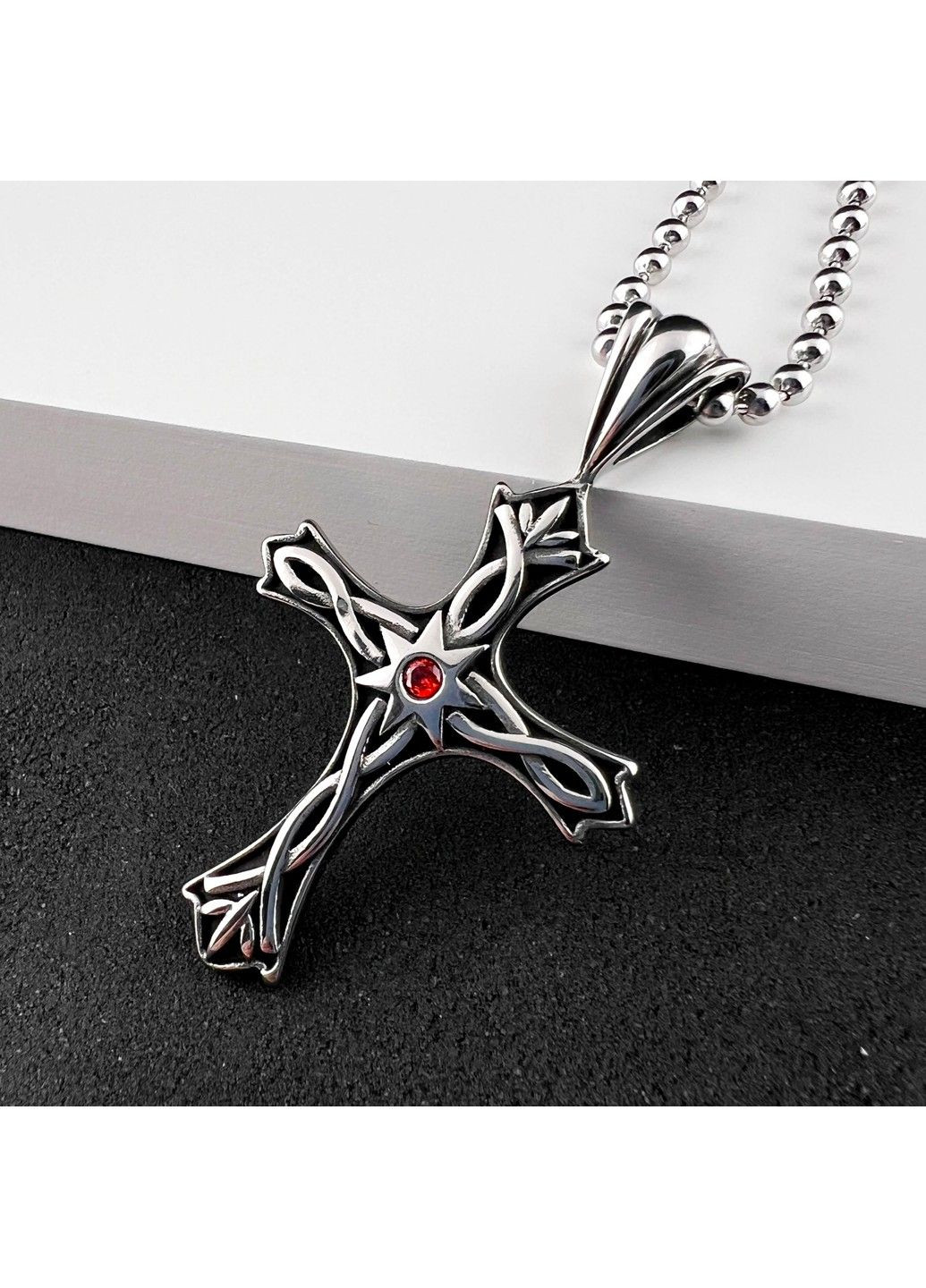 Крестик в готическом стиле с красным камнем из медицинской стали PSC-058 No Brand (299340126)