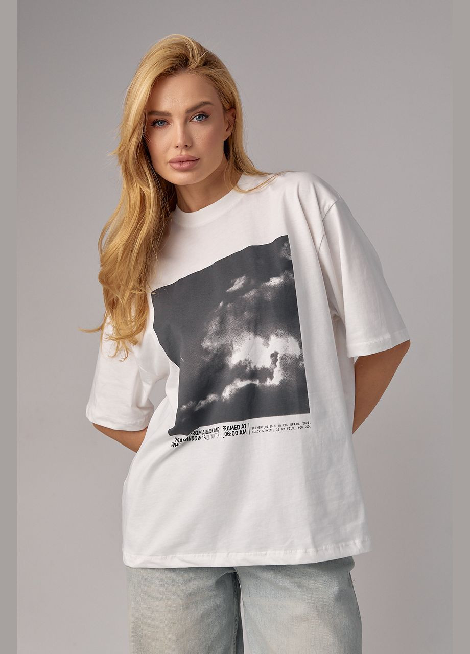 Молочная летняя трикотажная футболка с принтом неба Lurex