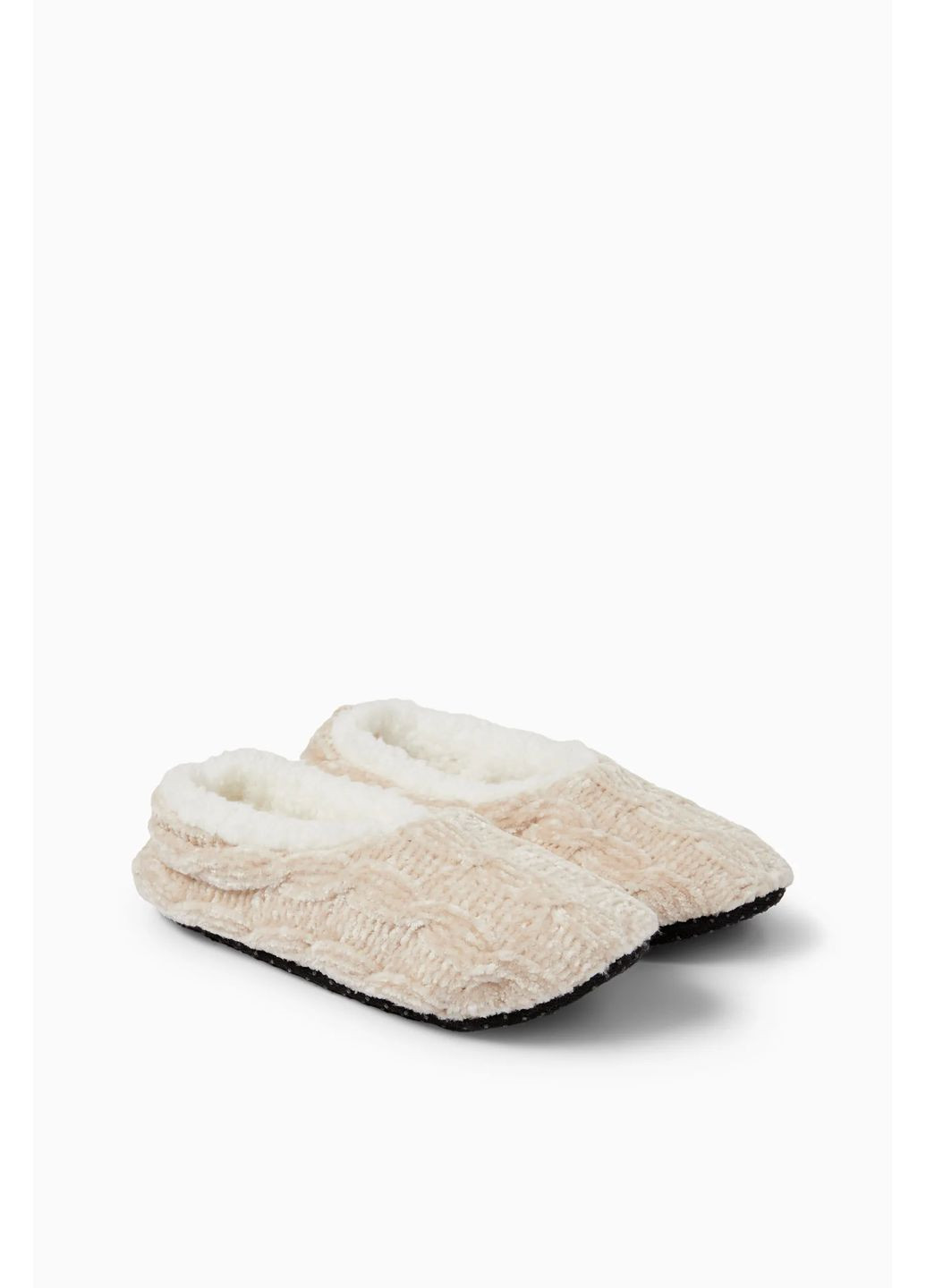 Бежевые тапочки из шинели с узором «косичка» C&A