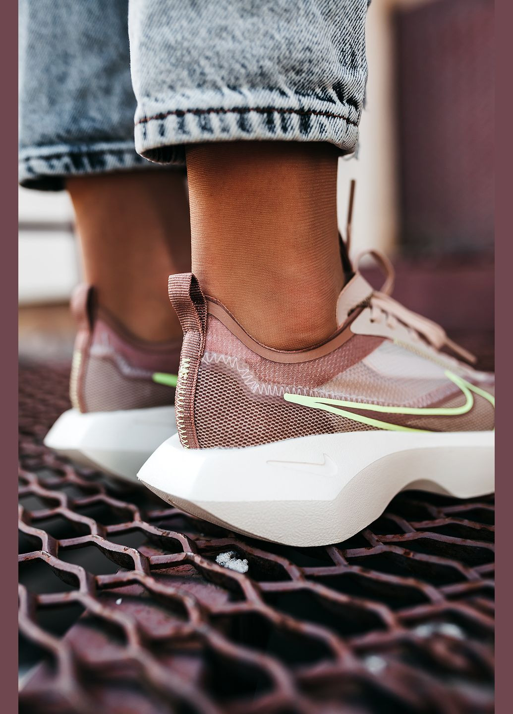 Бежевые демисезонные кроссовки женские Nike Vista Lite
