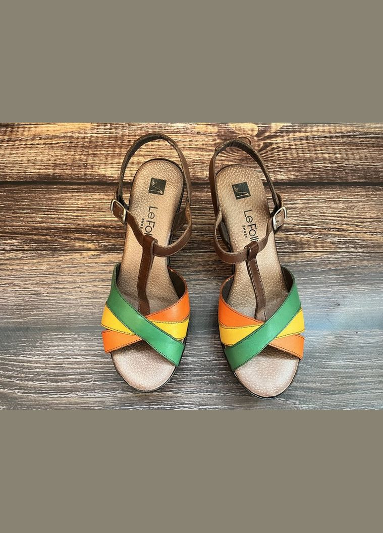 Комбинированные кожаные женские босоножки на танкетке,, испания Le Follie с ремешком