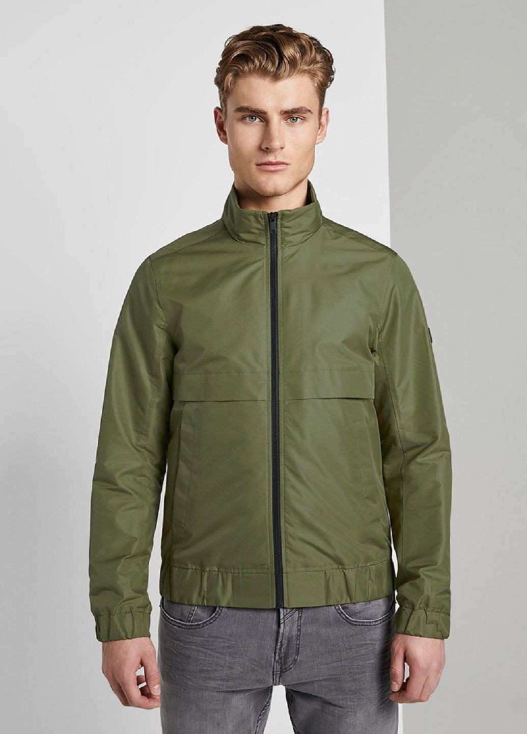 Оливкова (хакі) демісезонна вітровка Tom Tailor