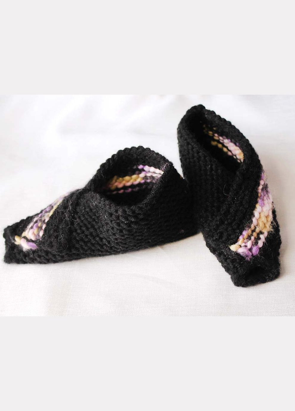 Тапочки домашние, вязаные, хендмейд, черные с цветными вставками, Украина (размер 37-38) Ярослав (356518868)