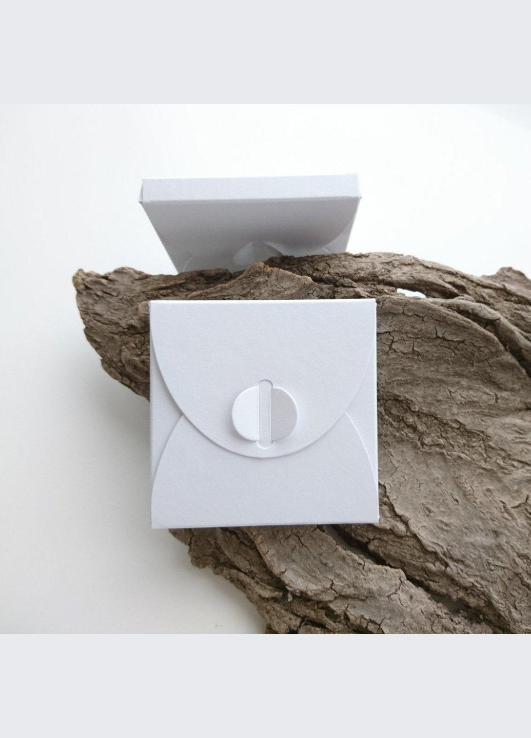 Подарунковий конверт-коробочка 70х70х16 мм з кольорового дизайнерського картону No Brand (326063810)