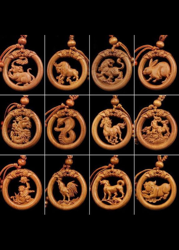 Витончений дерев'яний брелок у формі знаків зодіаку за китайським календарем ДРАКОН No Brand (306815522)