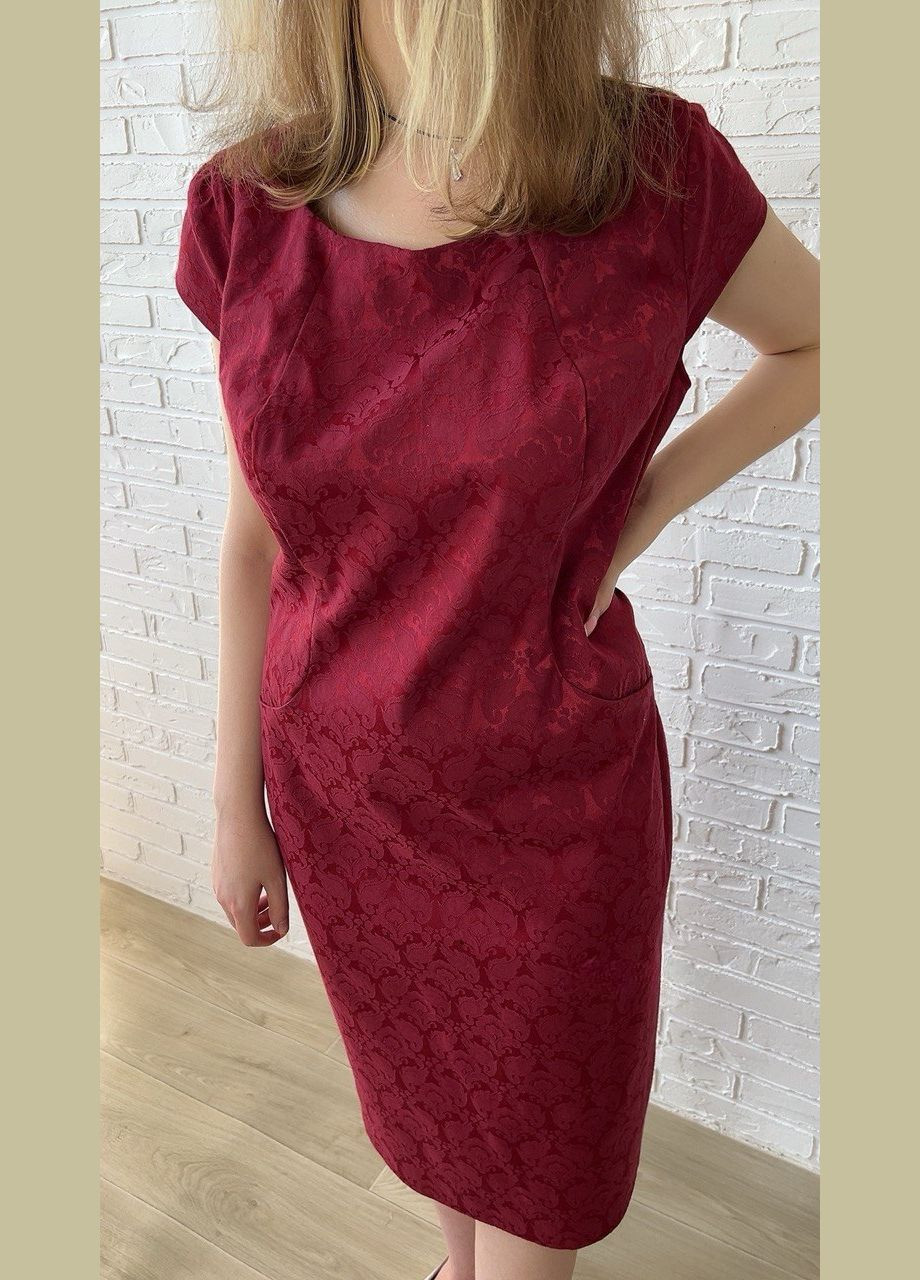 Бордова повсякденний, кежуал бордове жакардове літнє жіноче плаття-футляр міді з візерунком з квітковим принтом сукня-футболка, футляр No Brand з квітковим принтом