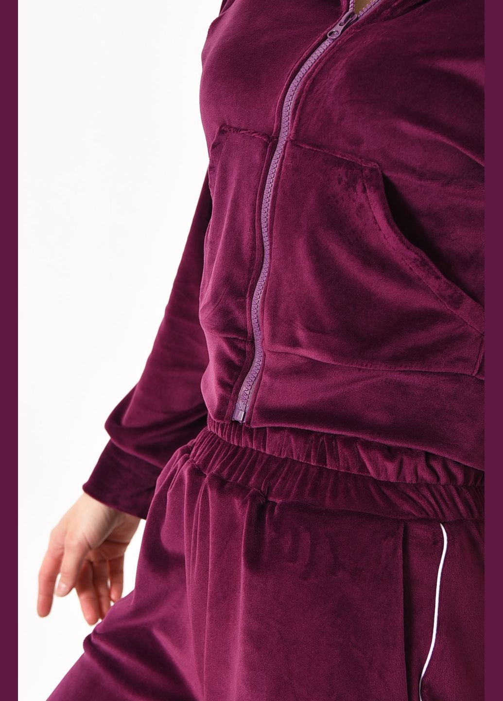 Спортивный костюм женский велюровый бордового цвета Let's Shop (292251742)