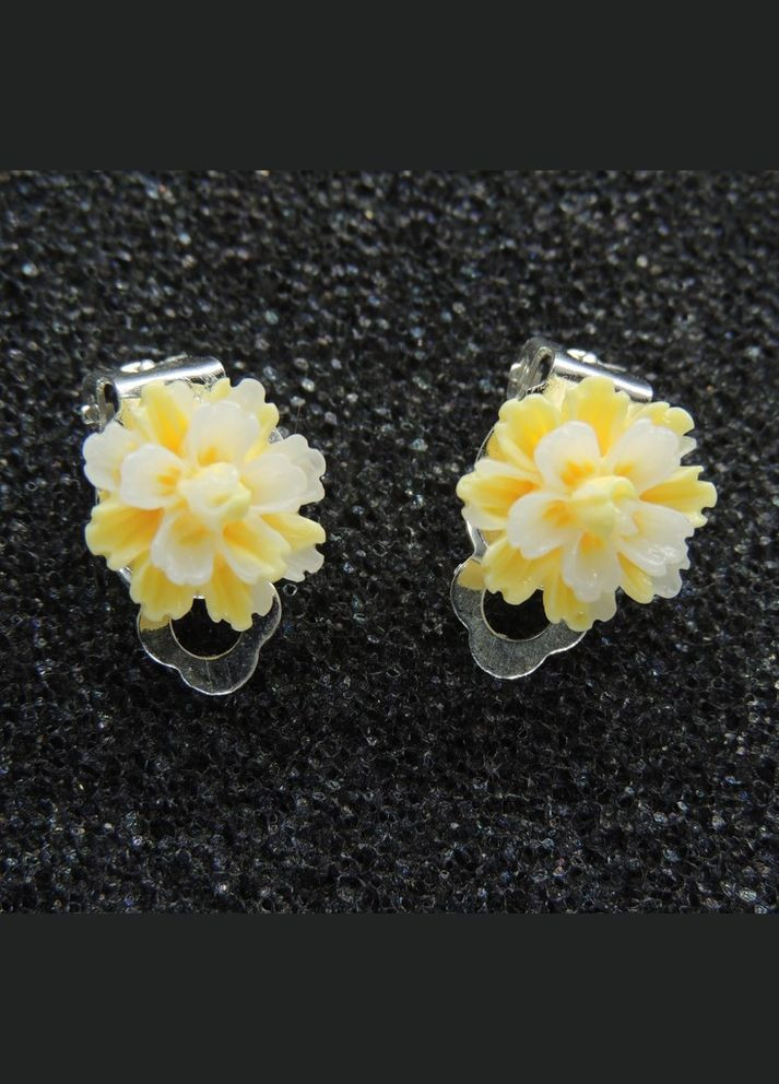 Кліпси сережки дитячі для вух без пробивання вуха сережки у вигляді квітки "Еклерчик" Liresmina Jewelry (289717544)