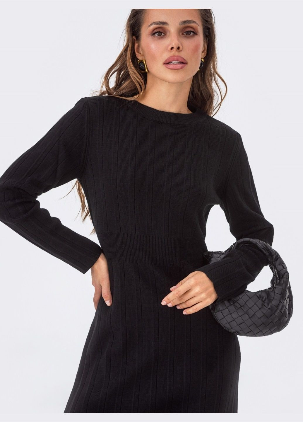 Черное кэжуал вязаное платье-клёш чёрного цвета Dressa однотонное