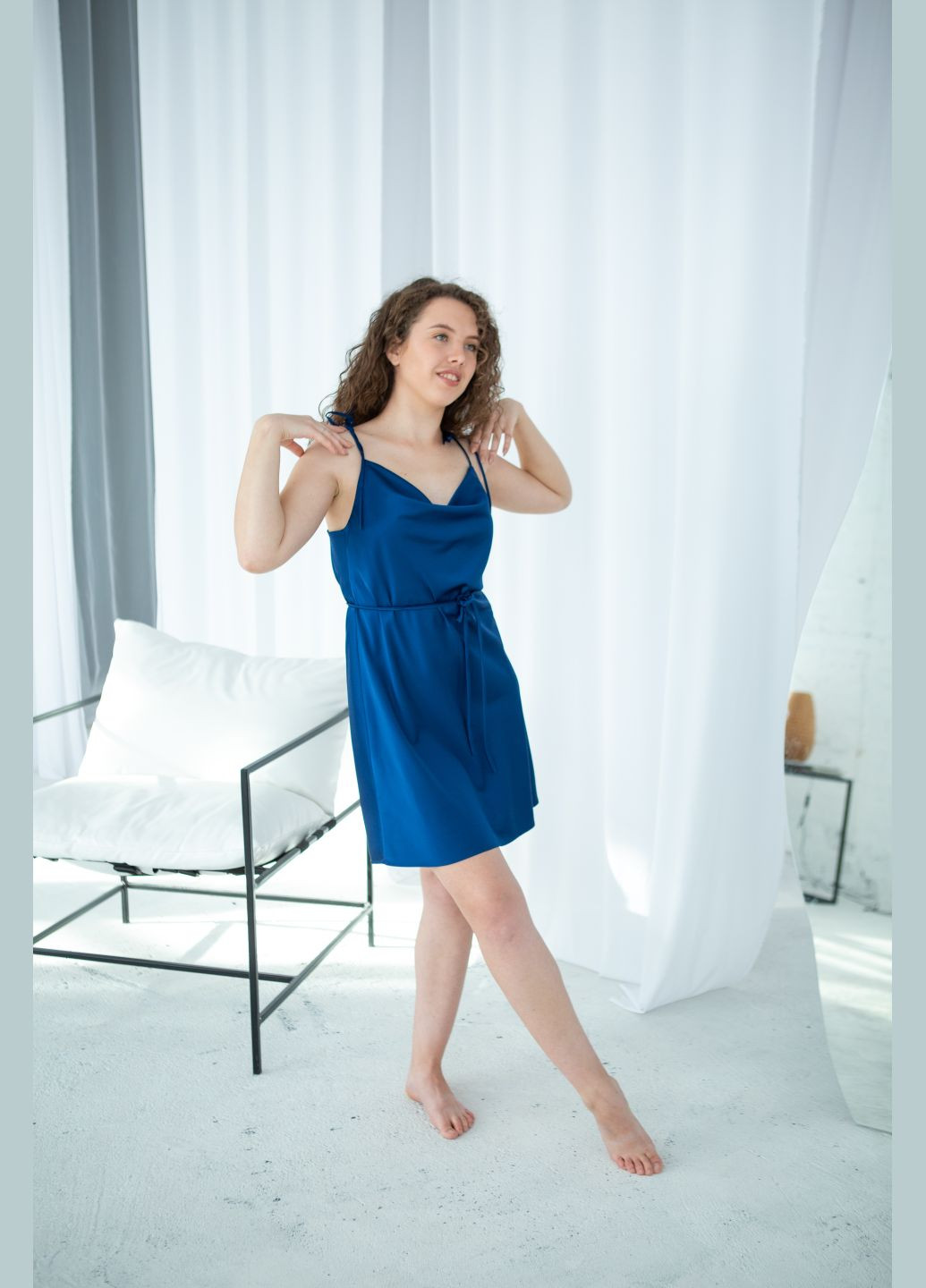 Синя коктейльна шовкова сукня на зав'язках довжина міні сукня-комбінація Fayna однотонна