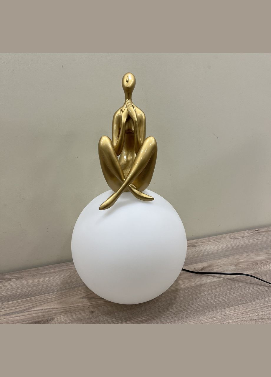 Настільна лампа/нічник з дівчиною на 30см кулі "Lady" (999-006 GD) No Brand (370069582)