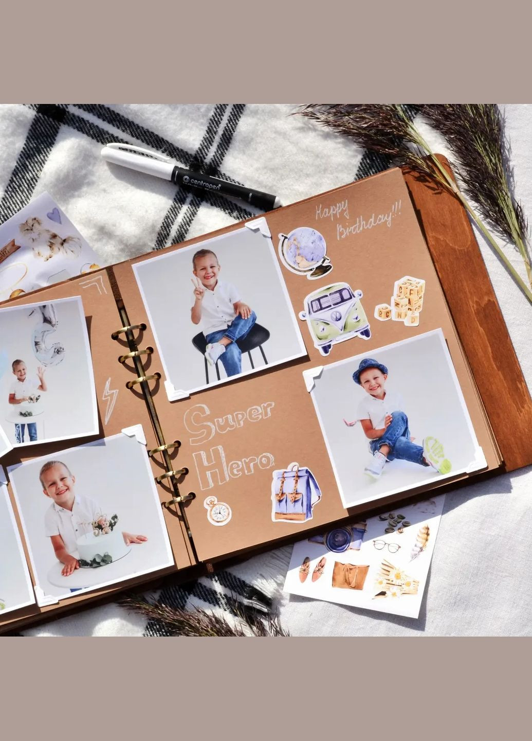 Крафтбук "Отпечаток" 23x23 со светлой обложкой и коричневыми страницами. Your Magnets (336954897)