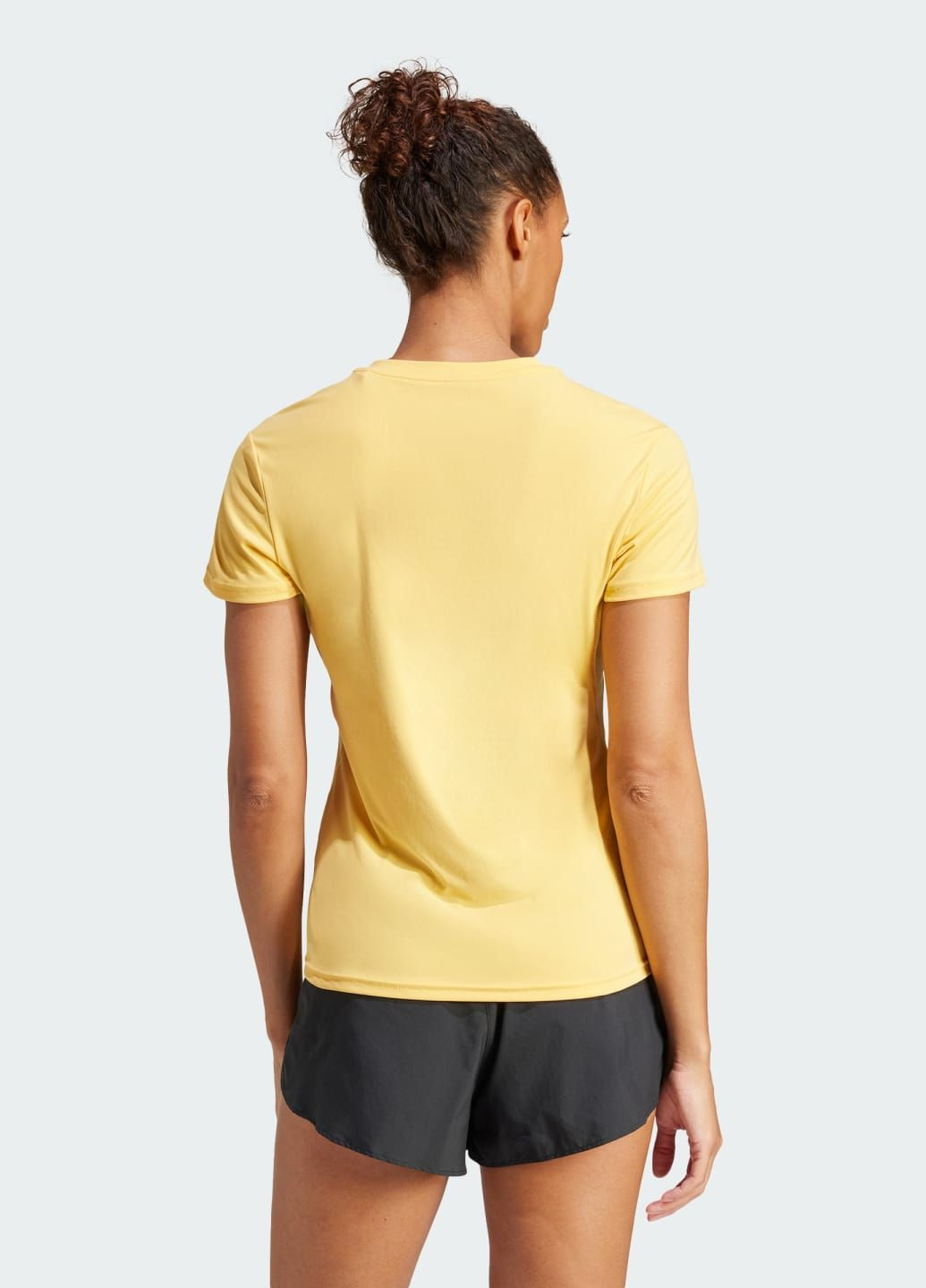 Помаранчева всесезон футболка для бігу adizero essentials adidas