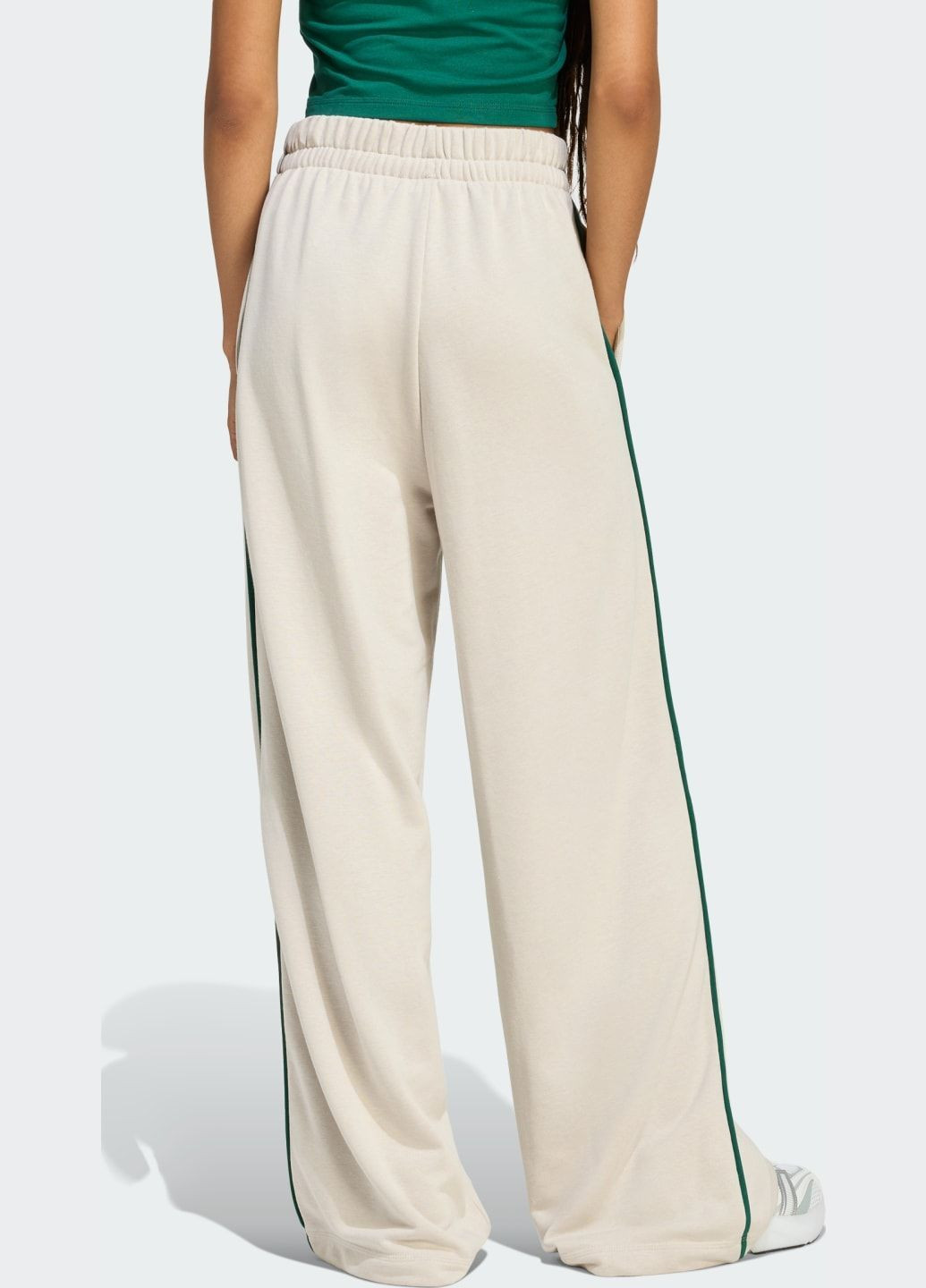 Штани Seasonal Essentials Colourpop з вишитим графічним елементом adidas (372795340)