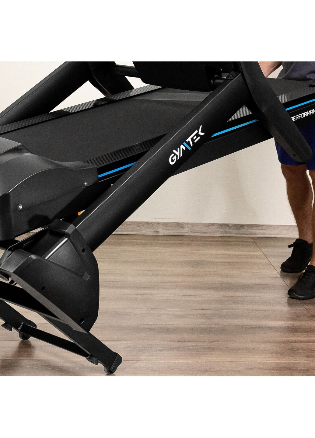 Бігова доріжка XT900 Gymtek (365718020)