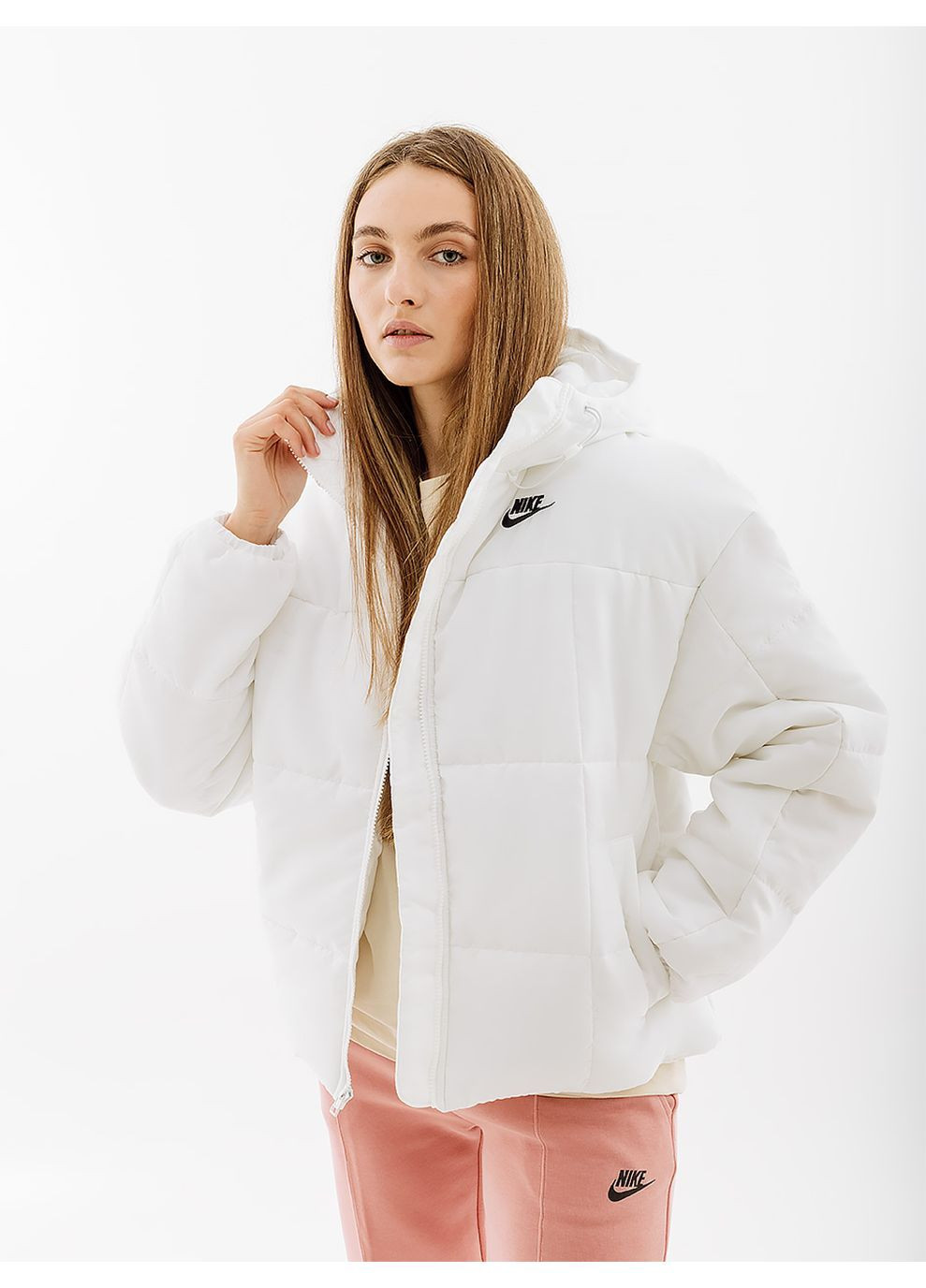 Біла зимня жіноча куртка csc puffer білий Nike