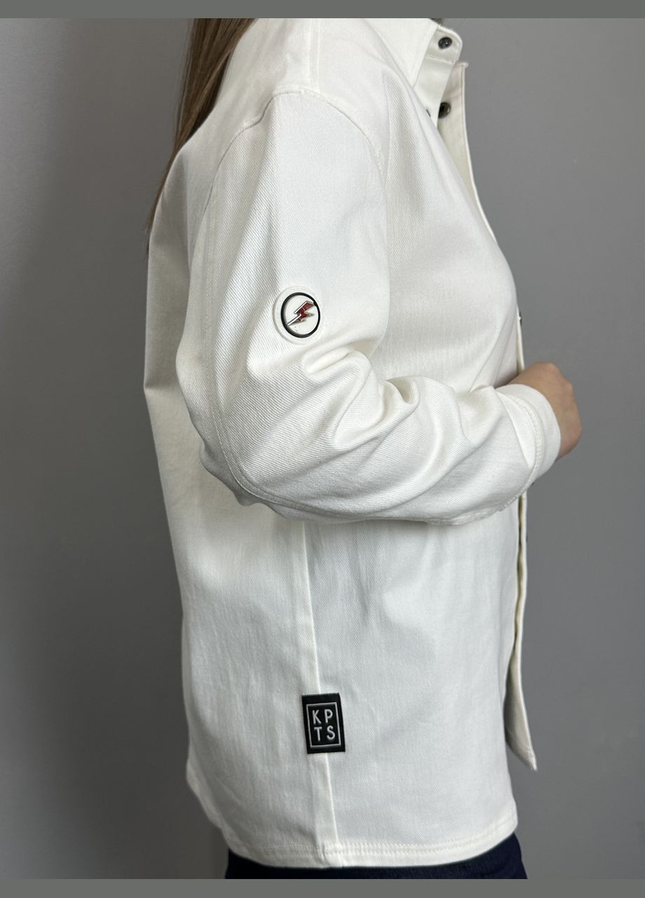 Біла демісезонна жіноча куртка біла джинсова пряма mkkc6018-1 Modna KAZKA