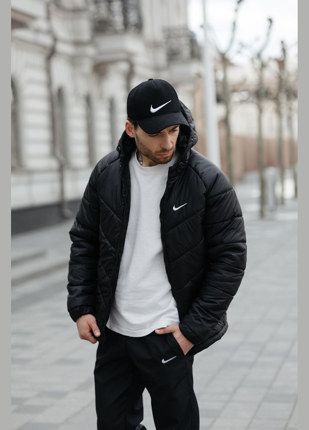 Черная демисезонная куртка мужская motion черная No Brand