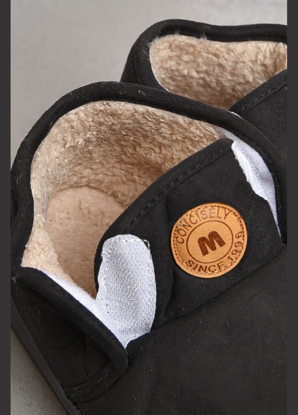 Капці домашні жіночі на хутрі чорного кольору Let's Shop (303772157)