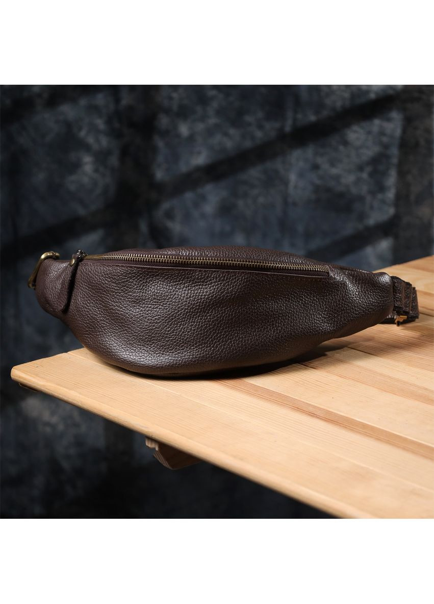 Бананка із зернистої натуральної шкіри коричнева 34×14×7 см 23146 Shvigel (362417627)