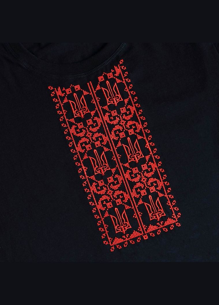 Чорна чоловіча вишита футболка з тризубами Ladan