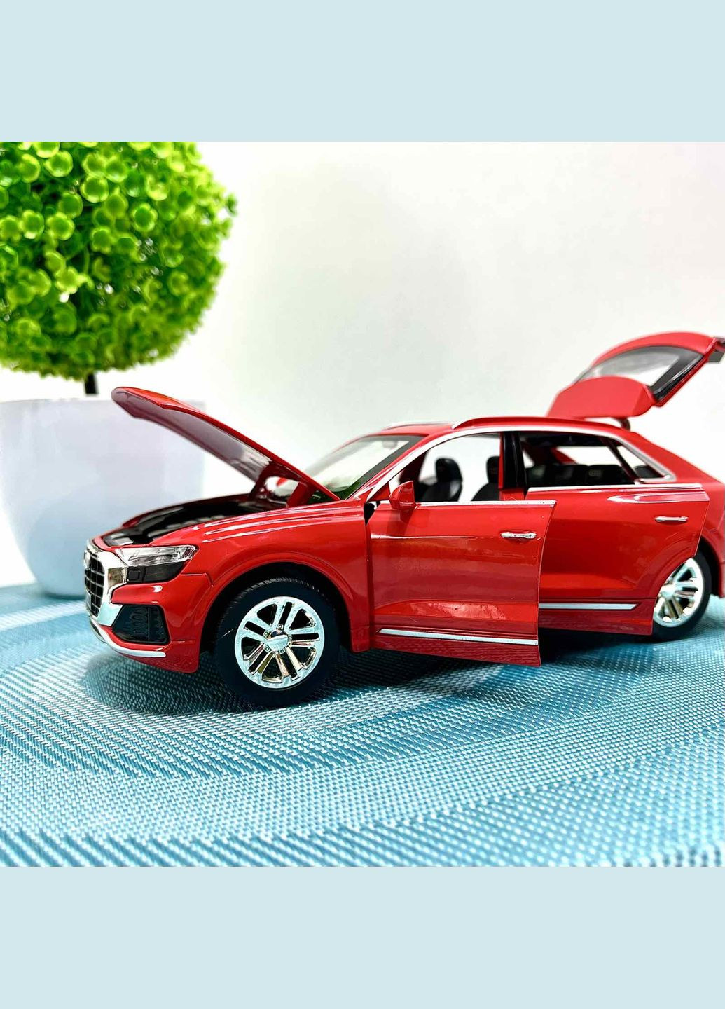 Машинка металлическая Audi Q8 открываются двери капот багажник масштаб 1:24 Красная (GT-5250) TK Union Group (329154011)