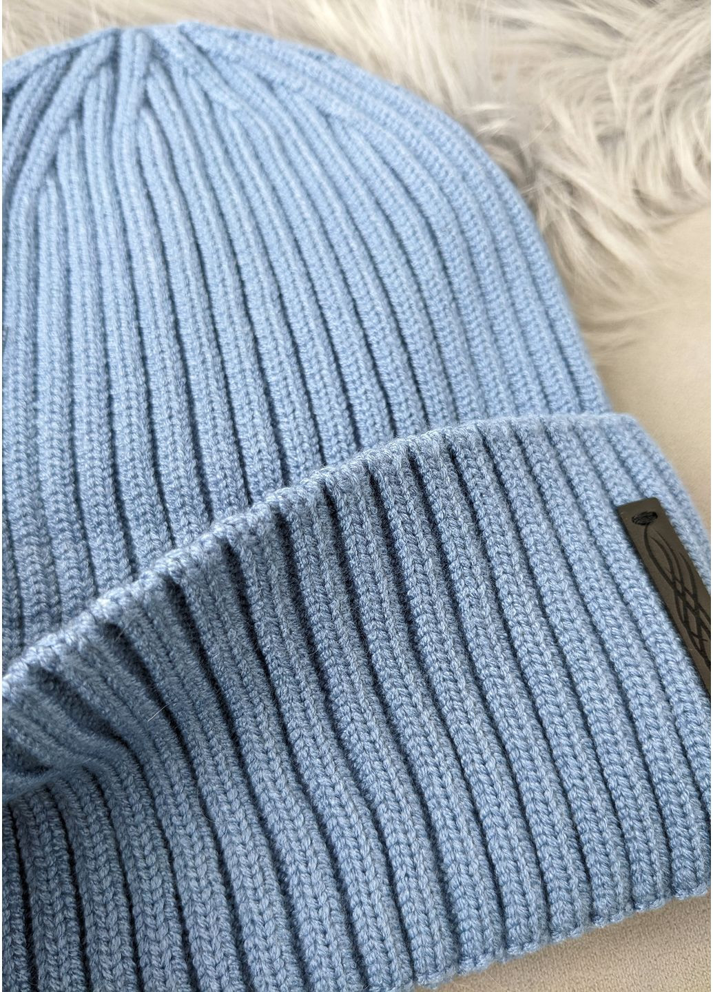 Зимняя шапка с минималистическим декором INNOE Шапка (365761375)