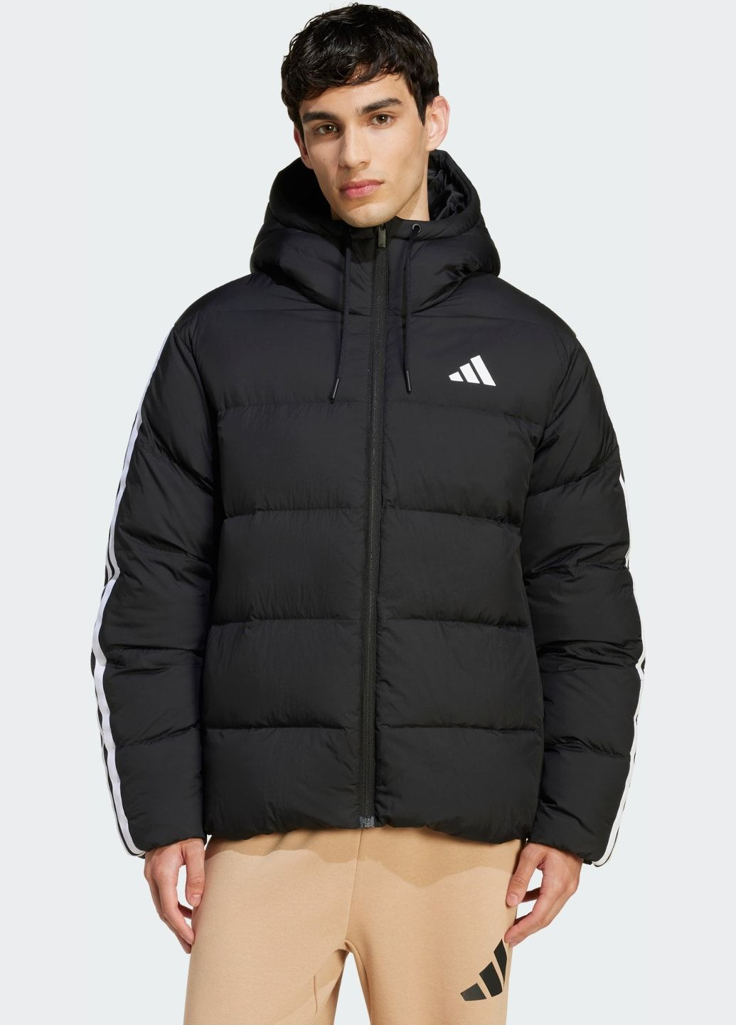 Черная демисезонная пуховик essentials climawarm 3-stripes puffer hooded adidas