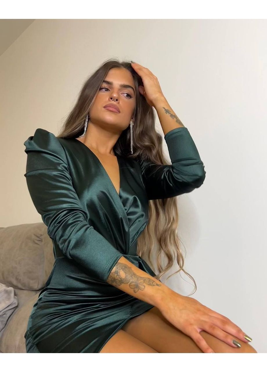 Смарагдова вечірня атласна міні сукня з драпіровкою та асиметричним низом No Brand однотонна
